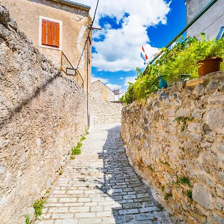 In Sv. Filip I Jakov 53599 Sveti Filip i Jakov