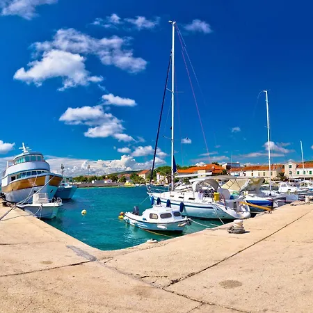 In Sv. Filip I Jakov 53599 Дом отдыха