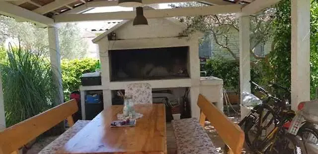 In Sv. Filip I Jakov 53599 Свети-Филип-и-Яков