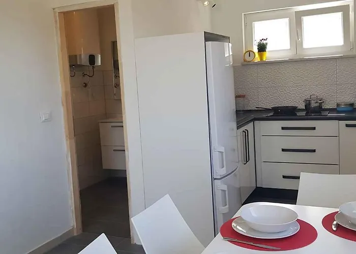 In Sv. Filip I Jakov 53599 Holiday home *