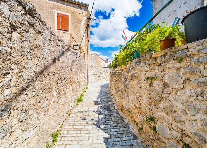In Sv. Filip I Jakov 53599 Sveti Filip i Jakov